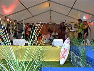 live-band-99.jpg (22395 Byte)